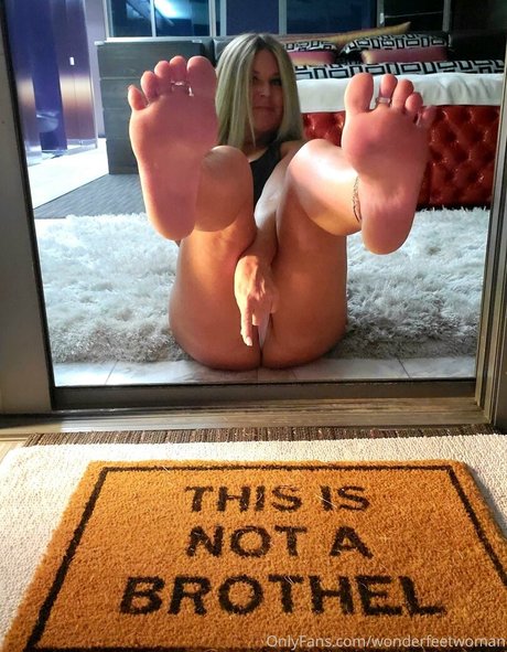 wonderfeetwoman kunst bilder