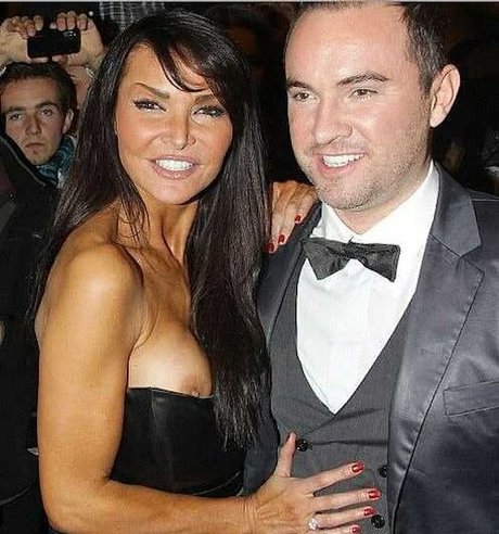 Lizzie Cundy nackt kunst galerien