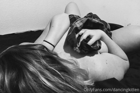 dancingkitten nackt sexy fotos