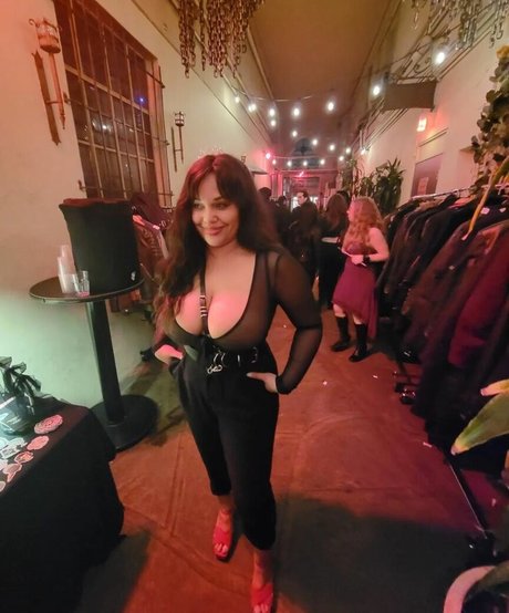 Sharlettewitch perfekte nacktheit bild