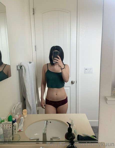 rinnykuun nacktheit heiße bild