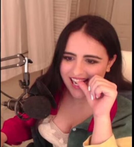 Alliebeemac schauspielerin nackt archiv