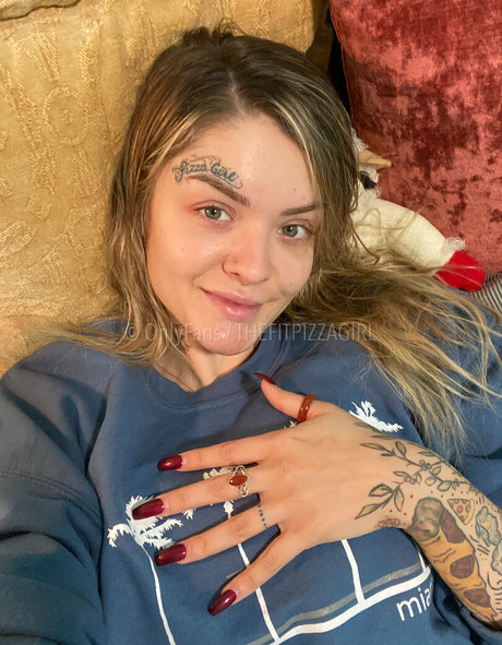 thefitpizzagirl nackt hd bild