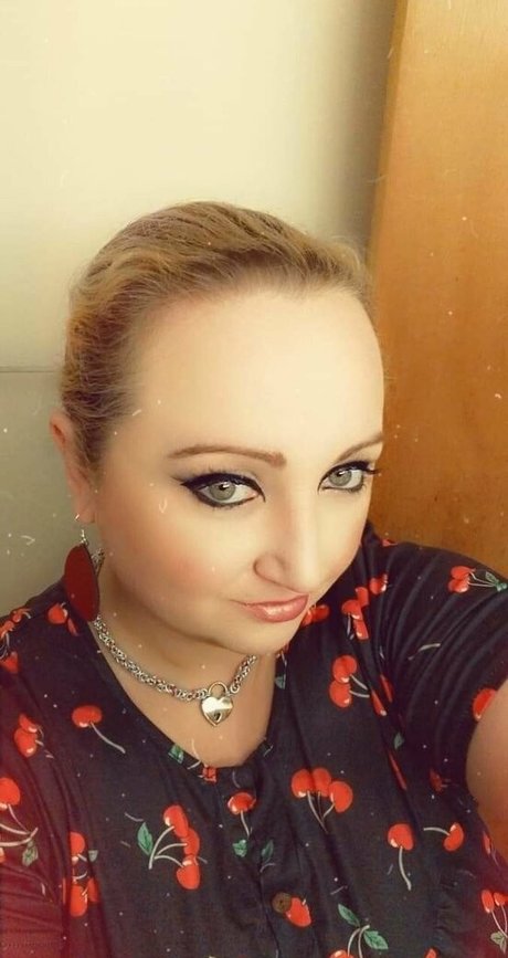 naughty kitten84 nacktheit kunst galerien