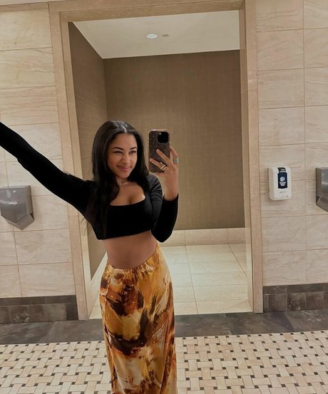 Emma Regala erotische sexy bild