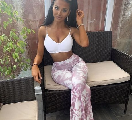 Beth Amelia nackt schöne fotos