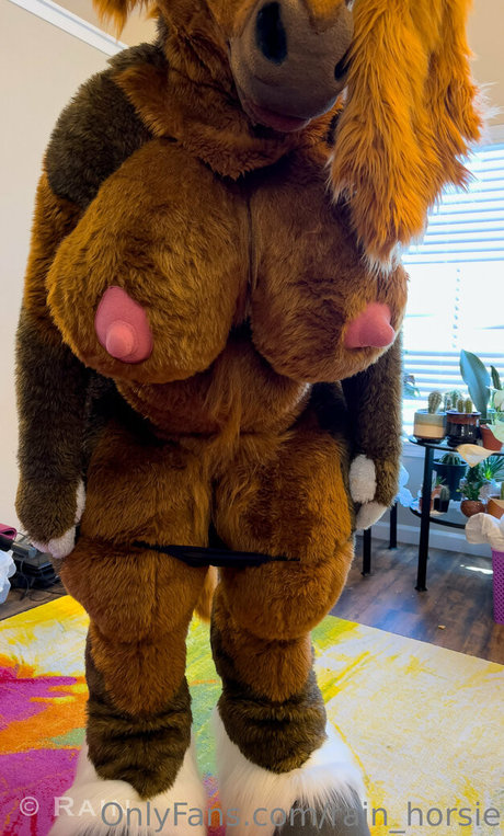 rain horsie nackt sexy galerie