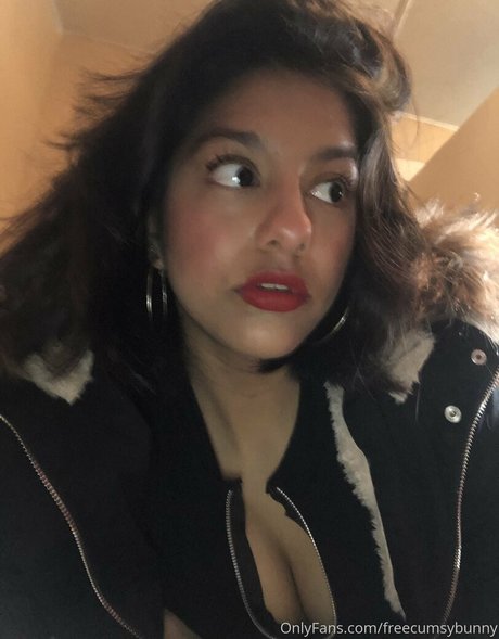 freecumsybunny model akt bilder