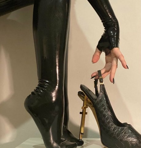 latexprincessvip sexy nackte fotos