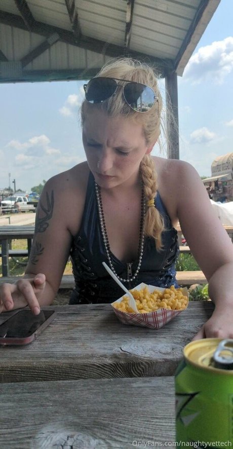 naughtyvettech exklusive porno bild