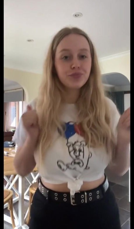 scorpio milk nackt hübsche foto