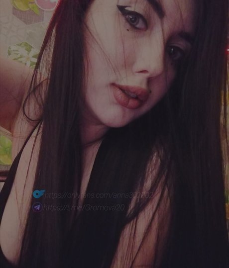 Anna Smykovskaya hübsche akt galerien