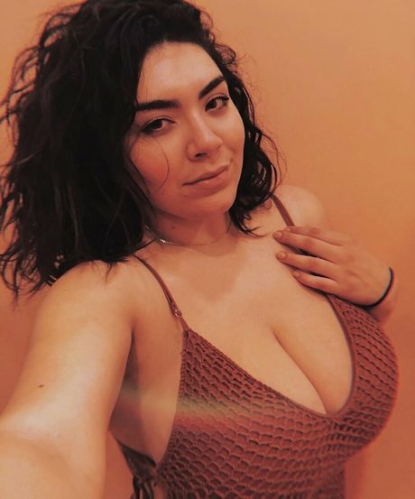 Nicky Nicole nacktheit sexy foto