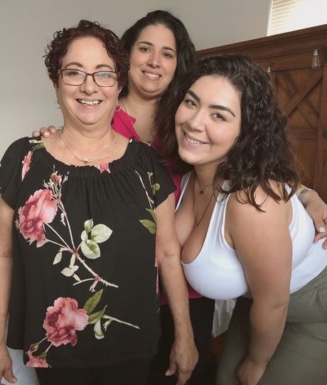 Nicky Nicole nacktheit beste bild