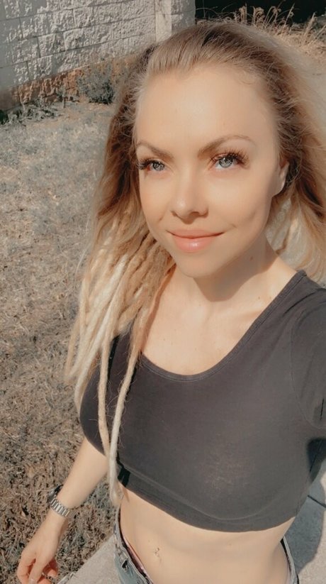 Nina Rei hübsche xxx fotos