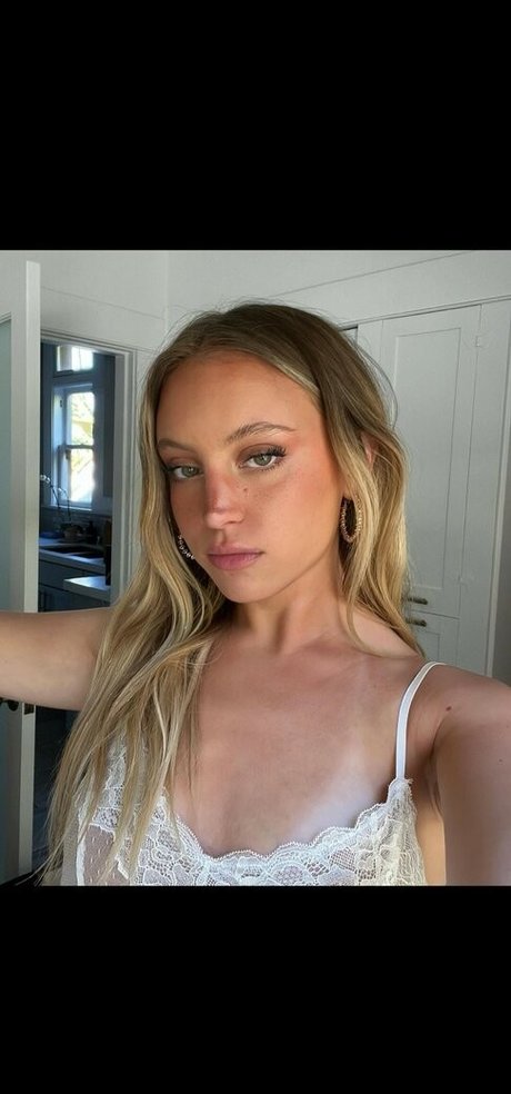 Riley Hubatka schöne exklusive galerie