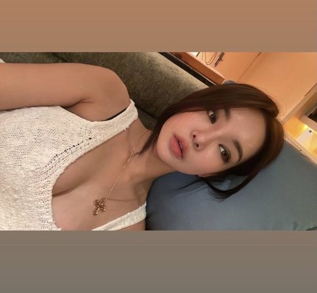 Jeee622 hübsche nacktheit galerie