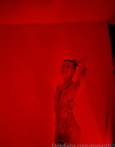 onlyfaery nackt freie foto