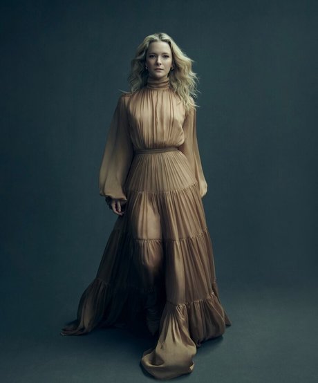 Morfydd Clark Bilder