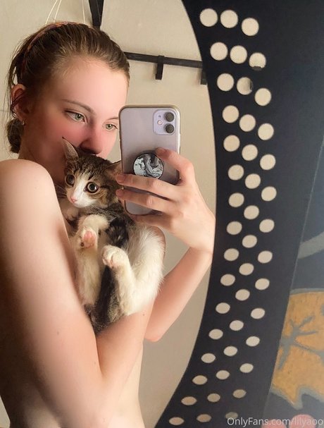 Lilya0o sexy nackte bild