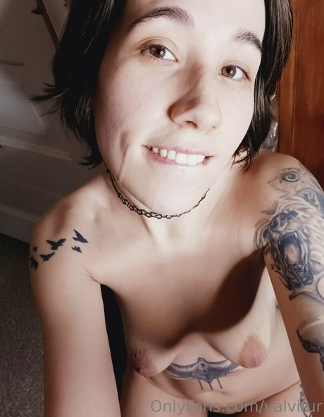 valvifur hübsche nacktheit foto