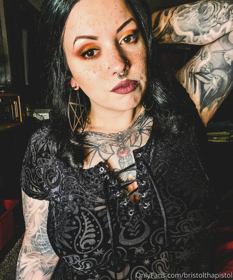 adellaaddams heiße nacktheit fotos