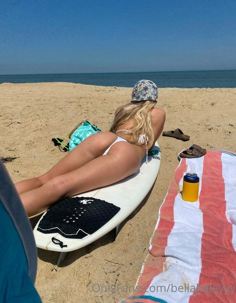 bellahaleyyy top xxx bild