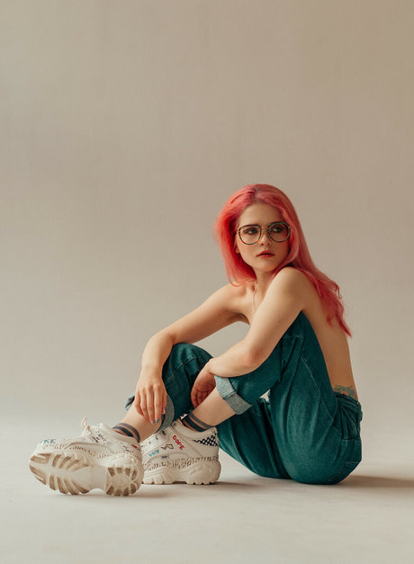 Di Simon hübsche erwachsene bilder