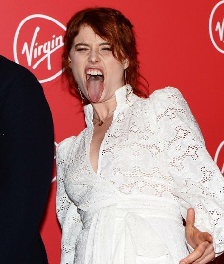 Jessie Buckley porno beste foto