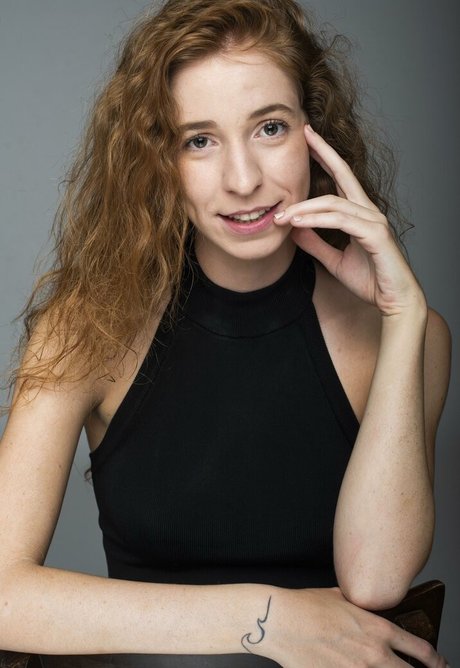 quinnpleasure model exklusive bild