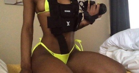 onlysstripper top hübsche bild