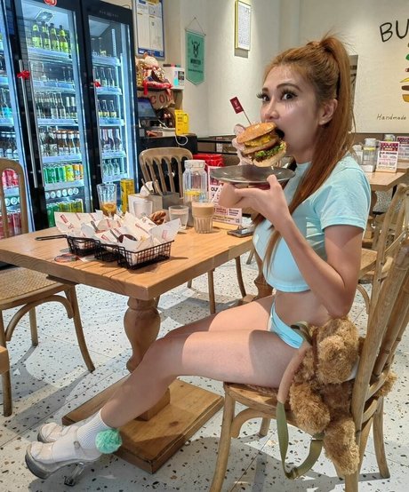 transgender-onlyfans kostenlose kunst foto