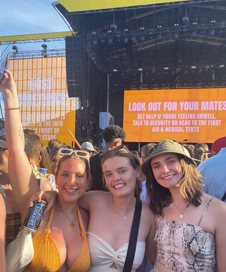 Ariel D erotische hübsche galerien