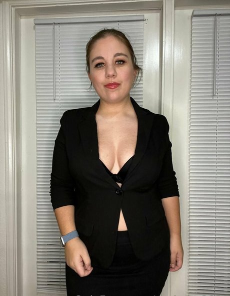 assbabe2020 model nackt foto