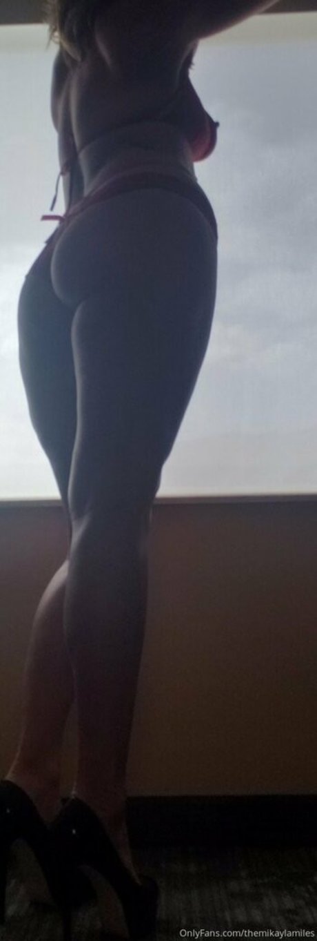 Mikayla Miles model xxx foto