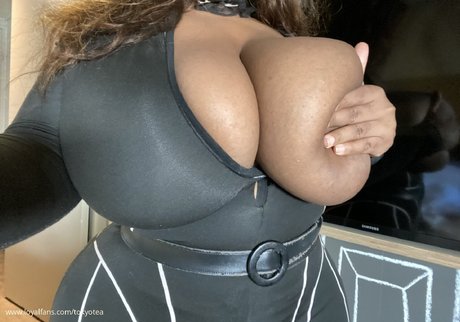 tokyo tea nacktheit kunst archiv