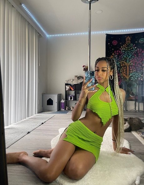 Aaliyah Foxxx hübsche sexy foto