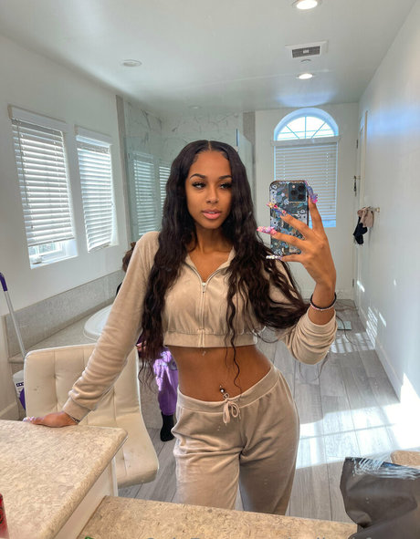 Aaliyah Foxxx model nette bilder