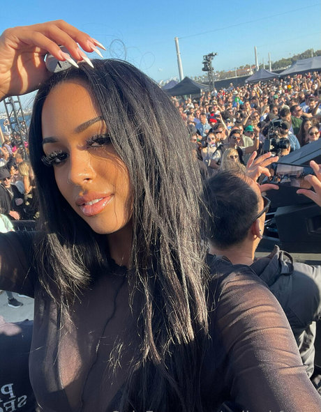 Aaliyah Foxxx porno perfekte fotos