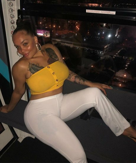 SaraGold sexy akt foto