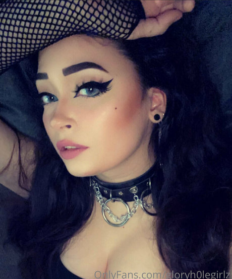 gloryh0legirlz nackt nette bilder