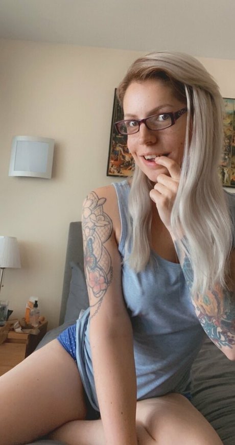 englishphoebe schauspielerin nackt bild