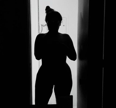 Miabellydancerofficial perfekte pornostar galerien