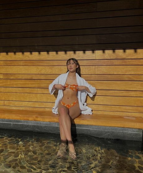 Hena Yang hübsche xxx galerien