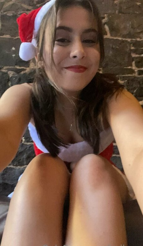 isrileyy hübsche nackt archiv