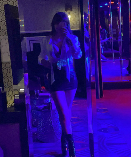 isrileyy schauspielerin exklusive galerien