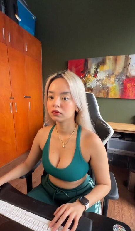 Daniella Roi kunst pornostar galerien