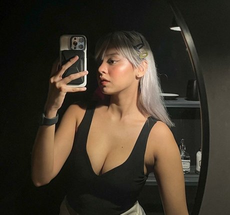 Daniella Roi heiße top bild