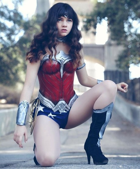 Minakess schöne nacktheit bild