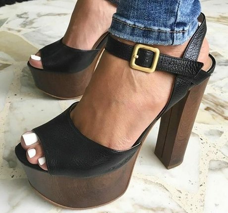 Francesca feet model hd archiv